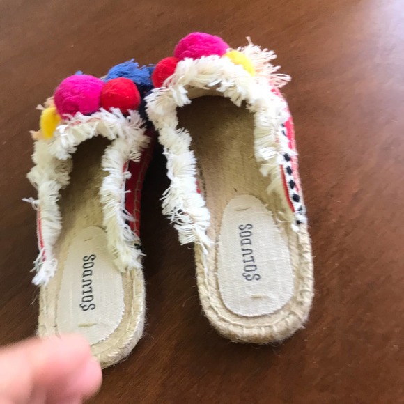 Soludos Coco Pom Pom Slip On Red Bobble Boho Flats Mules Sz 7 - Picture 7 of 7